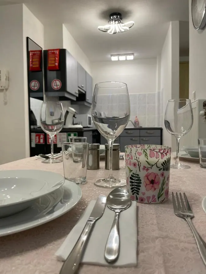 Gezellige Studio 1 Slaapkamer, 3Pers,Strand,Zee 50M Ostend Belgium
